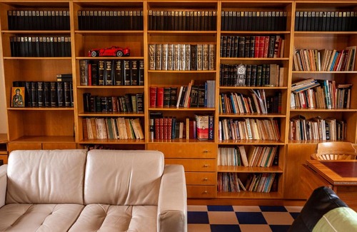 Paleopolis Apartment | Theo's house in Chora!