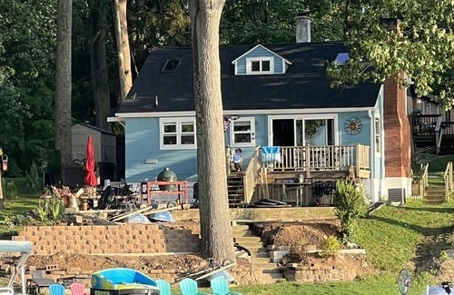 Sister Lakes Cabin | There are 1 home on this property. Rental property is for green cottage