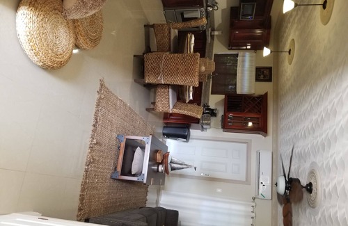 Windsor House | This a beatiful Townhouse villa, with washer/dryer, the beach is within walking distance, with a variety of restaurants nearby