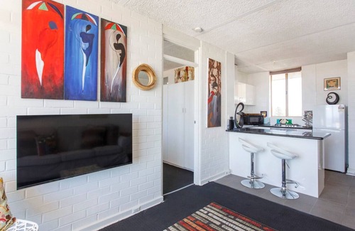 Fremantle Apartment | This apartment is a 1 bedroom(s), 1 bathrooms, located in Fremantle, WA.