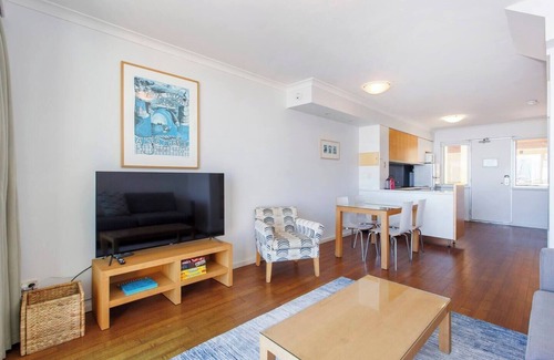 Fremantle Apartment | This apartment is a 2 bedroom(s), 2 bathrooms, located in Fremantle, WA.