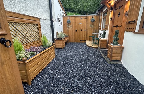 Llanddowror Cottage | This charming retreat offers a cosy and comfortable base for couples