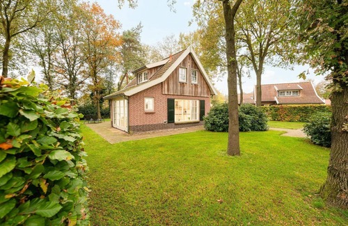 Hoge Hexel House | This comfortable luxury villa is located in the relatively newly established vacation complex Buitengoed Het Lageveld.