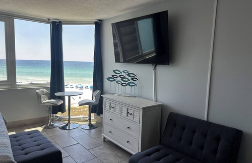Panama City Beach Condo | This condominium is a 0 bedroom(s), 1 bathrooms, located in Panama City Beach, FL.
