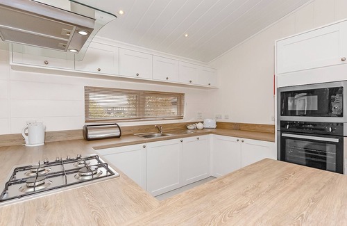 Llanasa Ski Chalet | This contemporary and spacious lodge is ideal for a family escape by the sea.