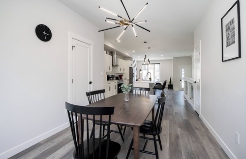 Winnipeg Apartment | This duplex is a 3 bedroom(s), 2.5 bathrooms, located in Winnipeg, MB.