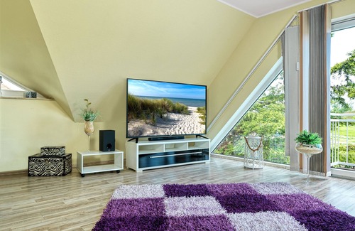 Kaltenhof House | This holiday home has a living space of 110 m², sleeps up to 6 people, two parki