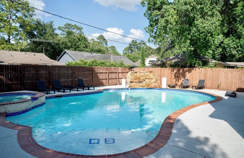 Barker House | This home offers a fantastic value, pet-friendly,and boasts a refreshing pool.nn