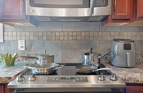 Clarksville House | This house is a 4 bedroom(s), 3 bathrooms, located in Clarksville, TN.