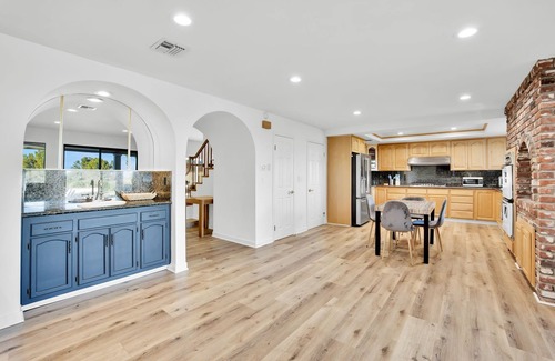 Porter Ranch House | This house is a 4 bedroom(s), 3 bathrooms, located in Los Angeles, CA.