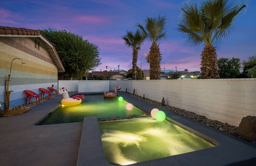 Bermuda Dunes House | This Must Be the Place - Pool, Spa, Games, King Bed