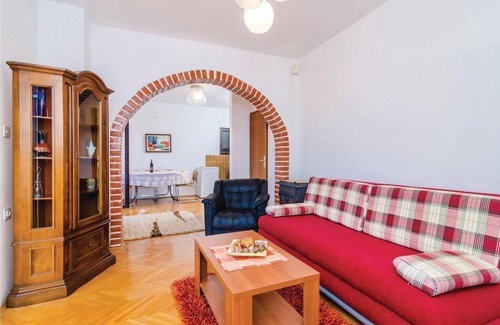Kremena Apartment | This simply furnished vacation home is located in a family house in Kremena.
