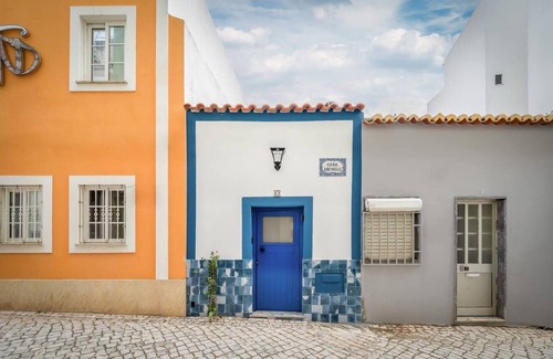 Portimao City Centre Apartment | This tiny house is a 1 bedroom(s), 1 bathrooms, located in Portimão, Faro.