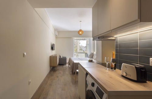 Palaio Faliro Apartment | Thiseos 5-7·Renovated Studio with Sea View in Pala