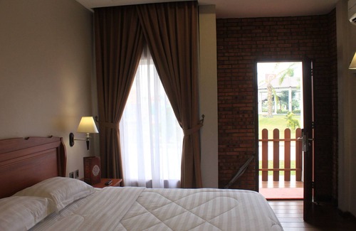 Medan Hotel | Thong's Inn - KNO Kualanamu Transit Hotel