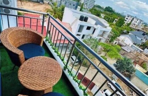 Oyster Bay Apartment | Three-Bedroom Apartment with Balcony 2& 3