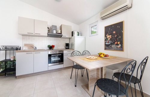 Baska Voda Apartment | Three bedroom apartment with terrace Baška Voda, Makarska (A-6707-c)