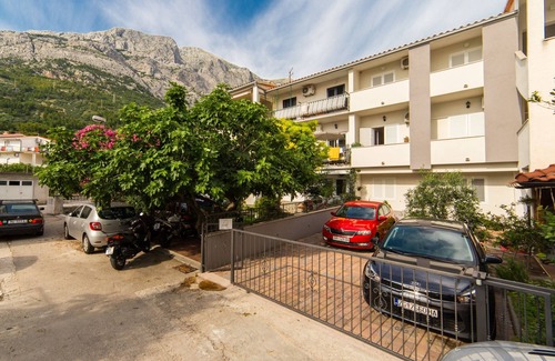 Baska Voda Apartment | Three bedroom apartment with terrace Baška Voda, Makarska (A-6707-c)