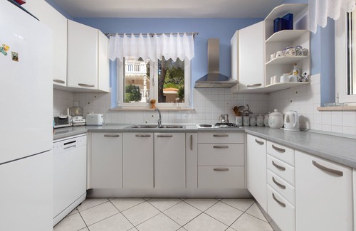 Sumartin Apartment | Three bedroom apartment with terrace and sea view Sumartin, Brač (A-2940-d)