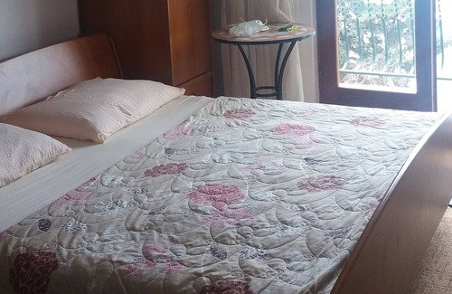 Drvenik Apartment | Three bedroom apartment near beach Drvenik Donja vala, Makarska (A-19006-a)