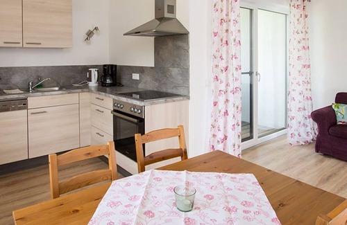 Zell Am Moos Apartment | Three-bedroom apartment - Familienferienhof Stabauer (4 flowers)