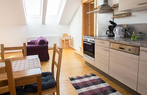 Zell Am Moos Apartment | Three-bedroom apartment - Familienferienhof Stabauer (4 flowers)