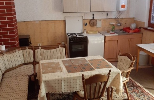 Drnis Apartment | Three bedroom apartment Pakovo Selo, Zagora (A-24486-b)