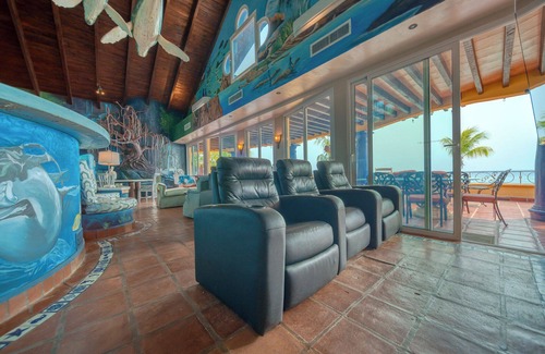 Antoneys Cay Cabin | Three Bedroom Condo - This half of the castle sleeps up to 17 guests
