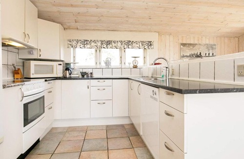 Vejers Strand House | Three-Bedroom Holiday home in Vejers Strand 2