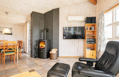 Vejers Strand House | Three-Bedroom Holiday home in Vejers Strand 2