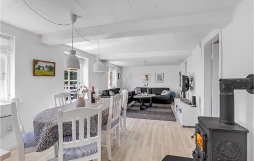 Klemensker House | Three-Bedroom Holiday Home In Klemensker