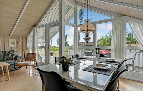 Øer Strand House | Three-Bedroom Holiday Home In Ebeltoft