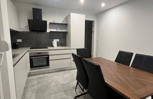 Kastel Stafilic Apartment | Three bedroom apartment with balcony Kaštel Štafilić, Kaštela (A-22533-d)