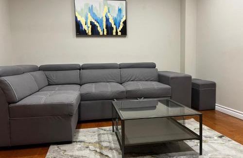 Mississauga Apartment | Three Bedrooms House in Mississauga with free parking Conveniently located with easy access to the airport downtown Toronto major malls and highways for a seamless stay