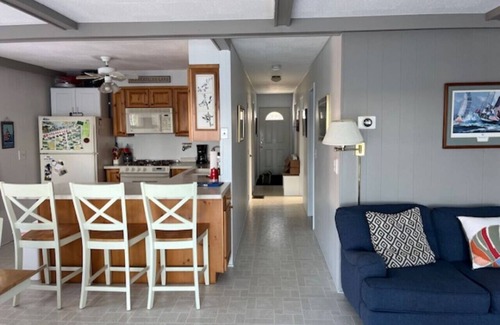 Skaneateles House | Three Birds Cottage-Level Skaneateles Lake