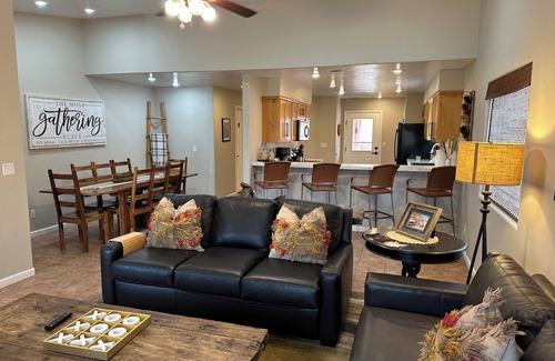 Moab South Valley House | THREE KING BEDS! Parking, CLEAN, Views, FIREPIT, Pool, Hot Tub, ACCESSIBLE!