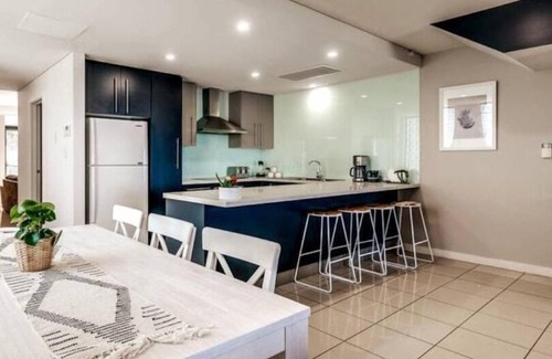 Encounter Bay House | Three Level Esplanade Magic with Stunning Views