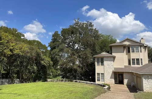 Westwood House | Three-story mansion near downtown, centrally located, sleeps 10