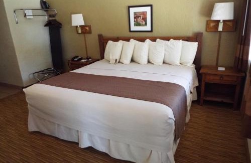 Chinle Hotel | Thunderbird Lodge