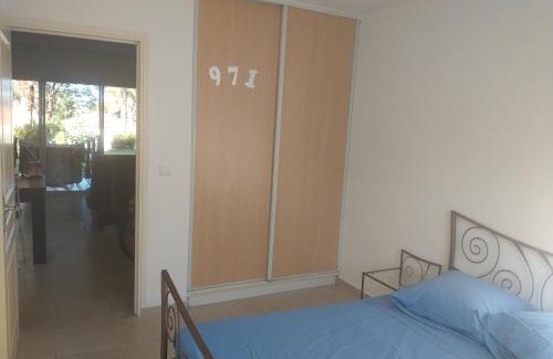 Saint-Claude House | Ti kabann face au coteau