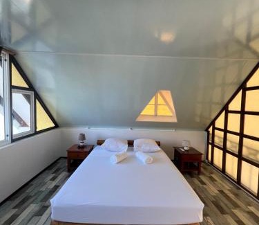 Teahupoo Ski Chalet | Tiare, vue sur la Baie de Faaroa