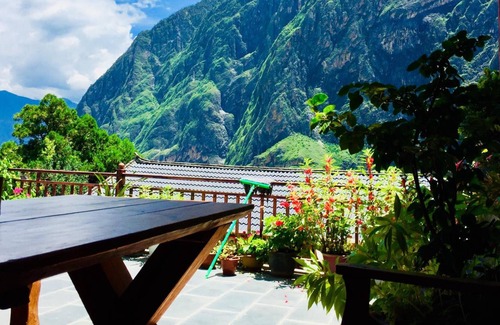 Hutiaoxia House | Tibet Guest House