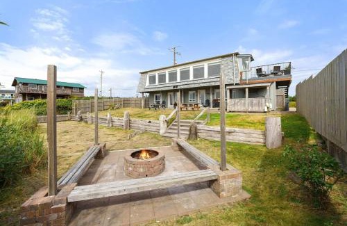 Moclips House | Tide Pool Town Home, Entire House, Amazing Views!