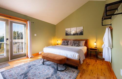 Hall's Harbour House | Tides Inn Guest Suites