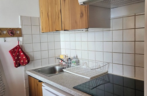 Le Lavachet Apartment | Tignes 6890 ft, 6 330sqft 2 room, south facing, quiet, views of the Gde Motte