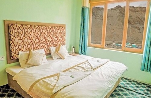 Karzok Hotel | TIH Tsomoriri Hotel Lake View