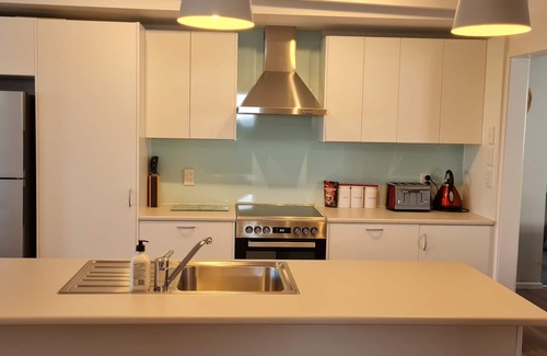 Surfdale House | TIKAPA MOANA VIEWS | Be My Guest