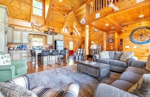 Gatlinburg - Pigeon Forge Cabin | Til's Den - Ask About Free Attraction Tickets!