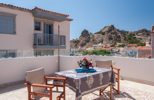 Myrina Apartment | Tilia Room in luxurious beach townhouse