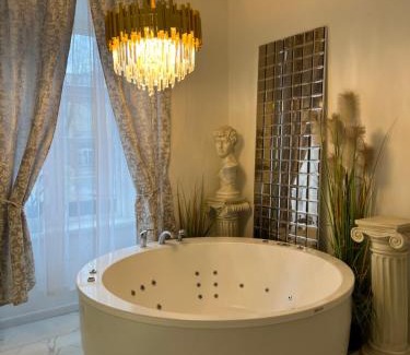 Old Town Apartment | Tiltų 5 Jacuzzi Apartment
